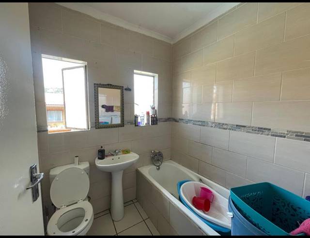 2 BEDROOM APARTMENT FOR SALE IN MEREDALE